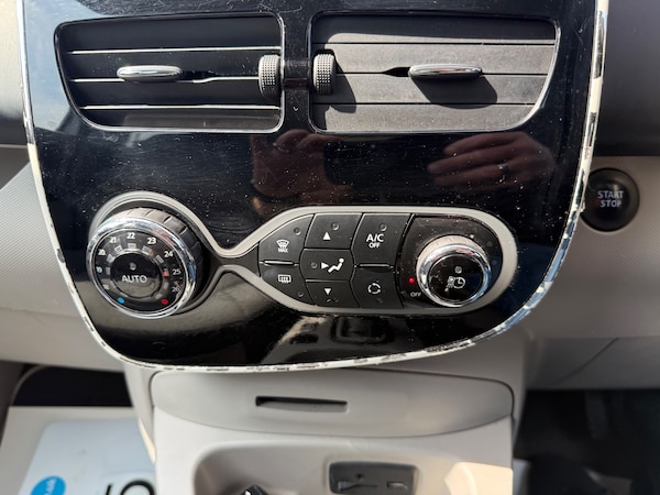 Used Renault Zoe for sale - 74182522: Photo 24