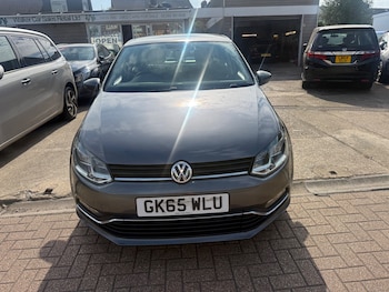 Used Volkswagen Polo 2015 for sale - 79354089: Photo