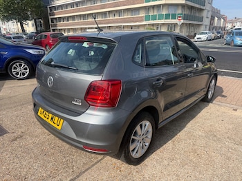 Used Volkswagen Polo 2015 for sale - 79354089: Photo