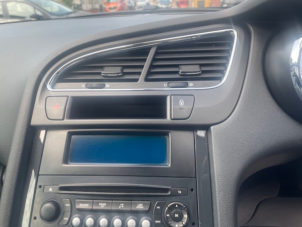 Used Peugeot 5008 2012 for sale - 75582349: Photo 17