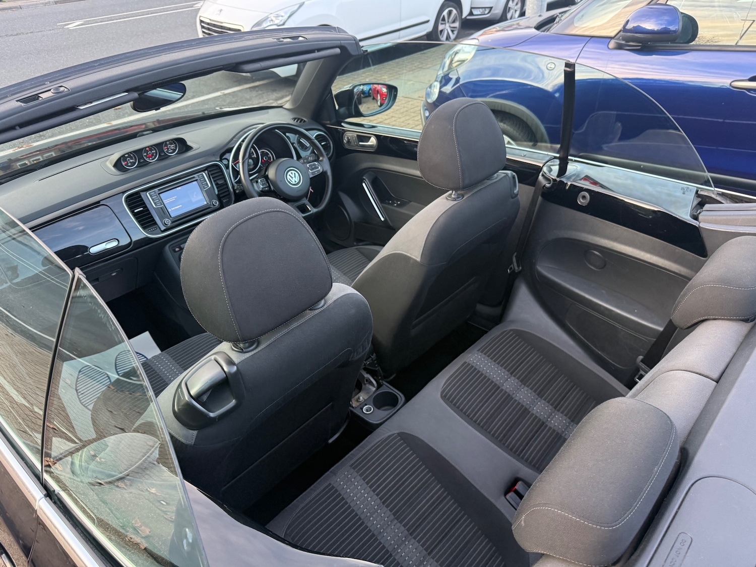 Used Volkswagen Beetle 2015 for sale - 77989794: Photo 32