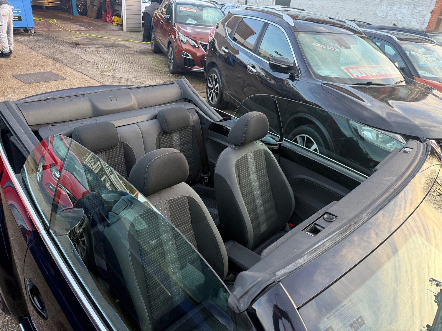 Used Volkswagen Beetle 2015 for sale - 77989794: Photo 36