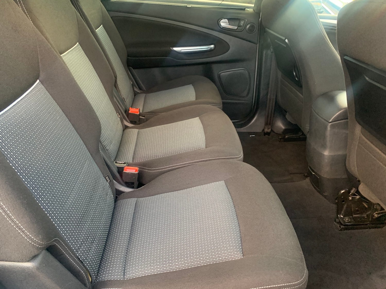 Used Ford S-Max 2013 for sale - 76143635: Photo 14