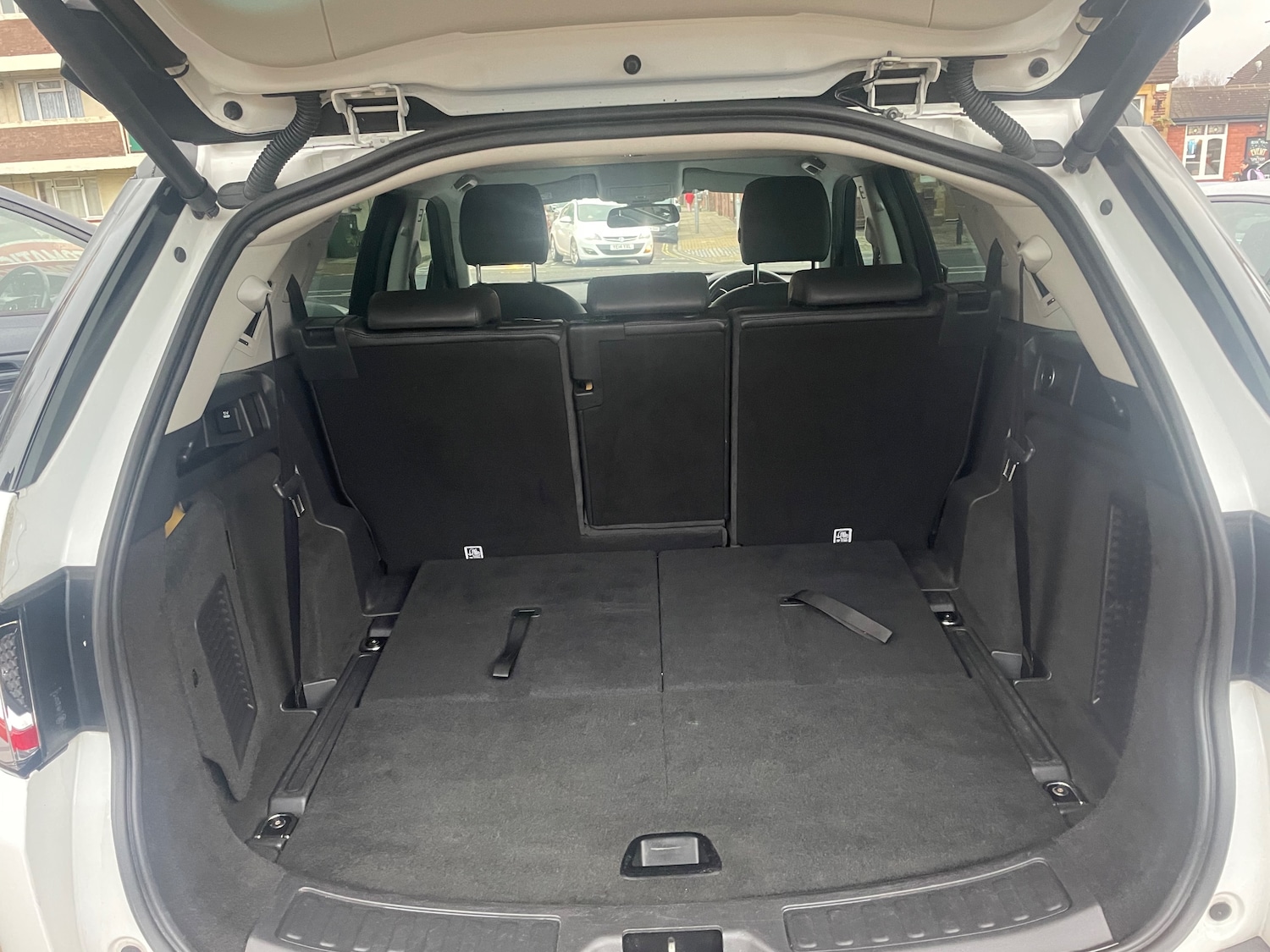 Used Land Rover Discovery Sport 2015 for sale - 76792459: Photo 11