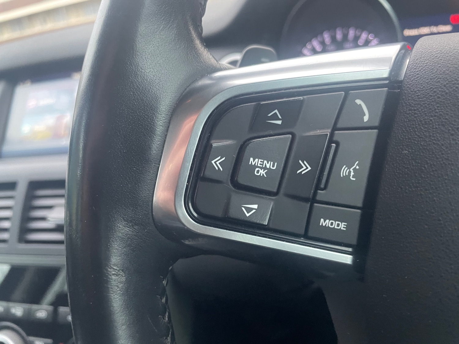 Used Land Rover Discovery Sport 2015 for sale - 76792459: Photo 18