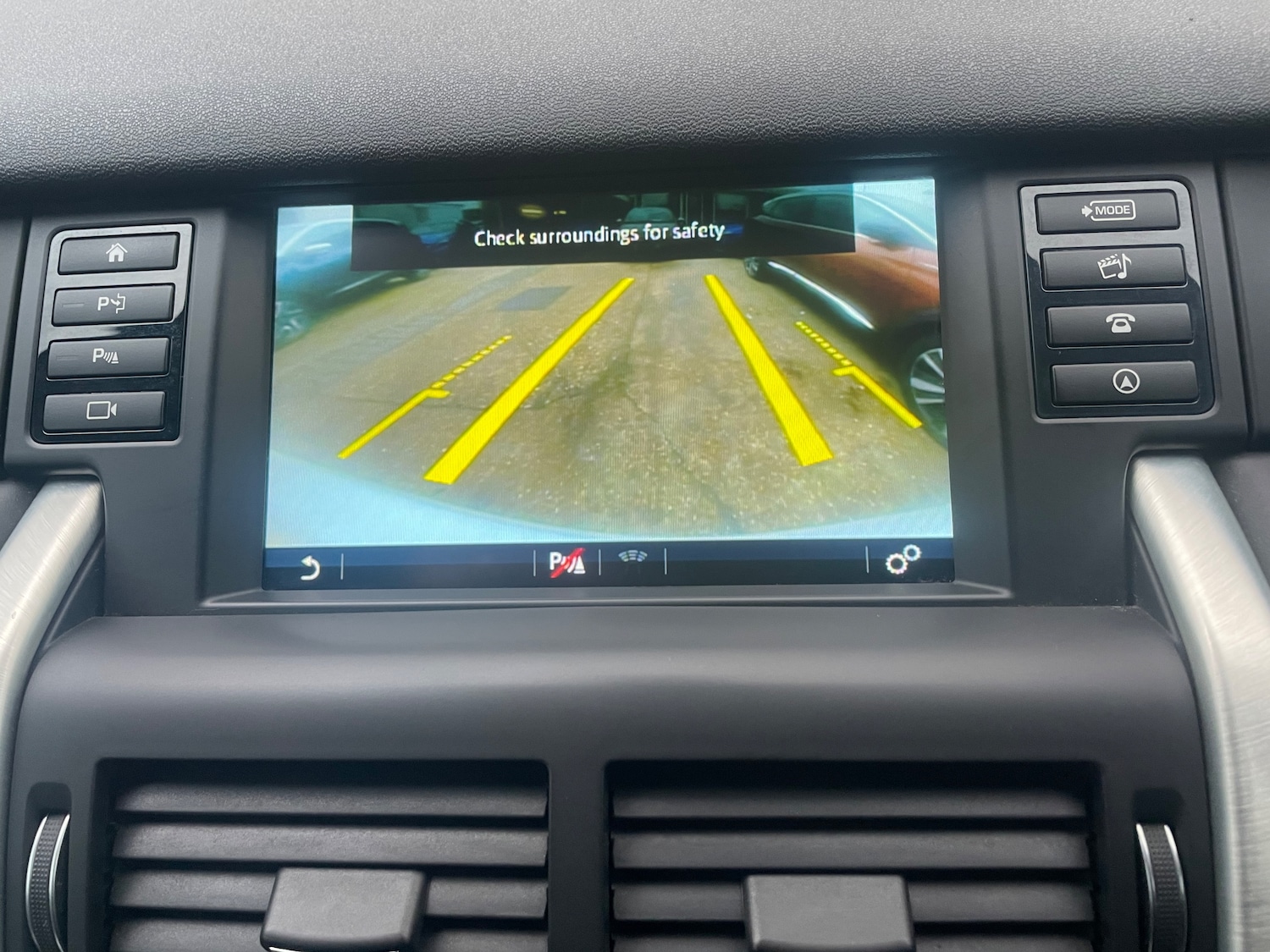 Used Land Rover Discovery Sport 2015 for sale - 76792459: Photo 26