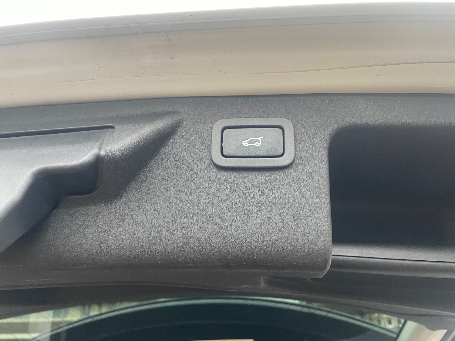 Used Land Rover Discovery Sport 2015 for sale - 76792459: Photo 8