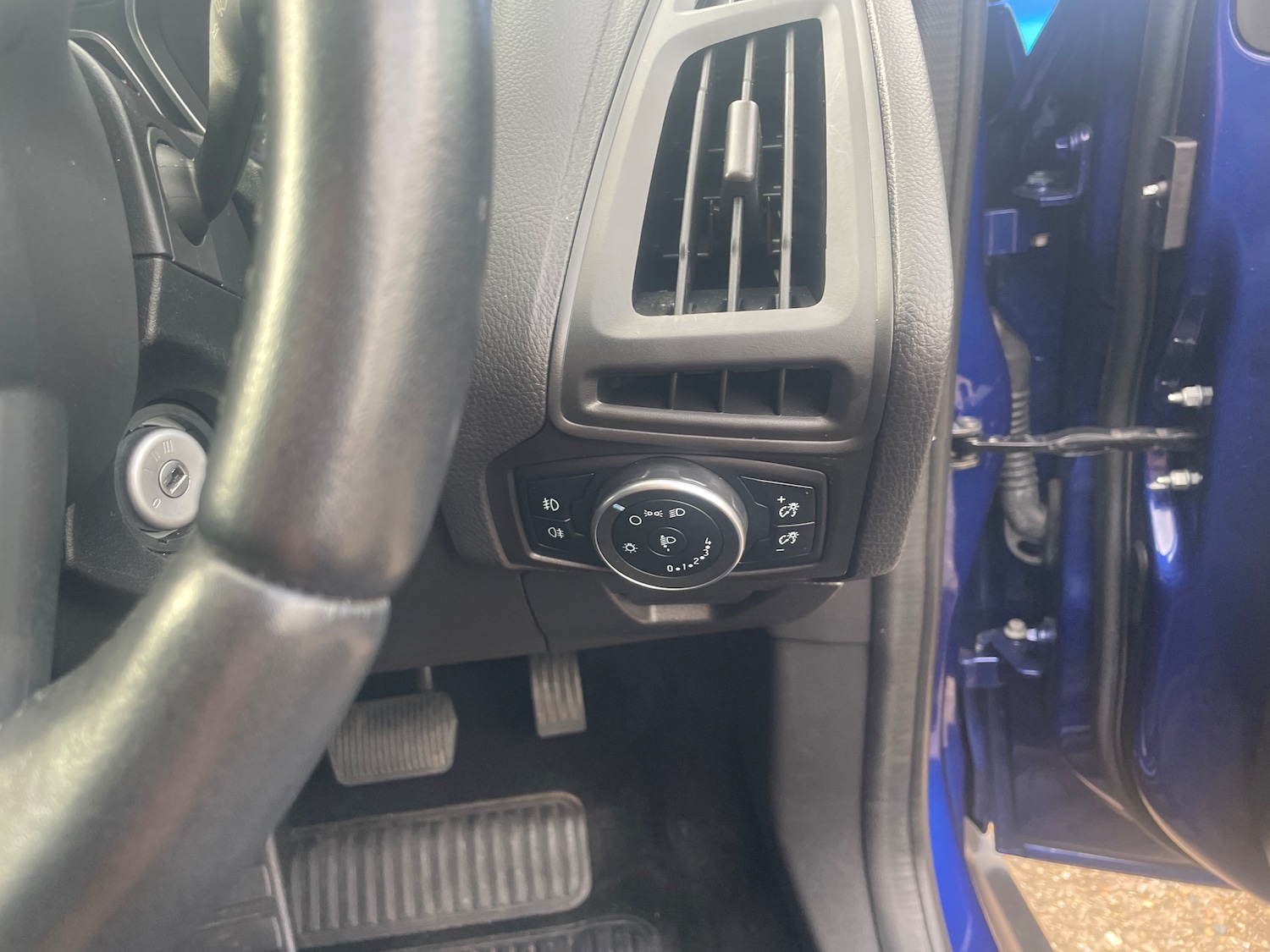 Used Ford Focus 2015 for sale - 76128019: Photo 9