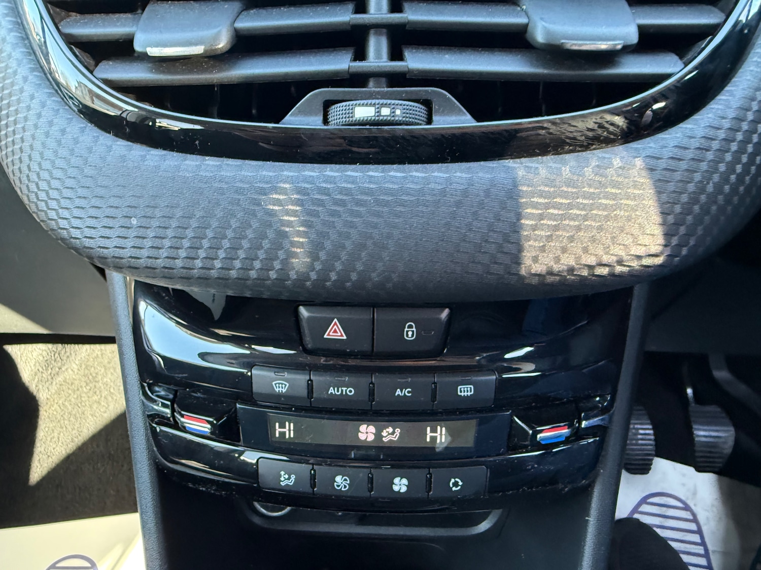 Used Peugeot 2008 2014 for sale - 76466267: Photo 26