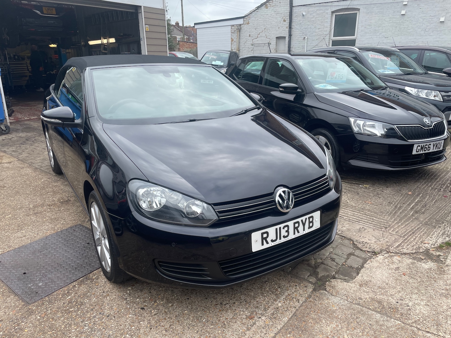 Used Volkswagen Golf 2013 for sale - 76046949: Photo 2