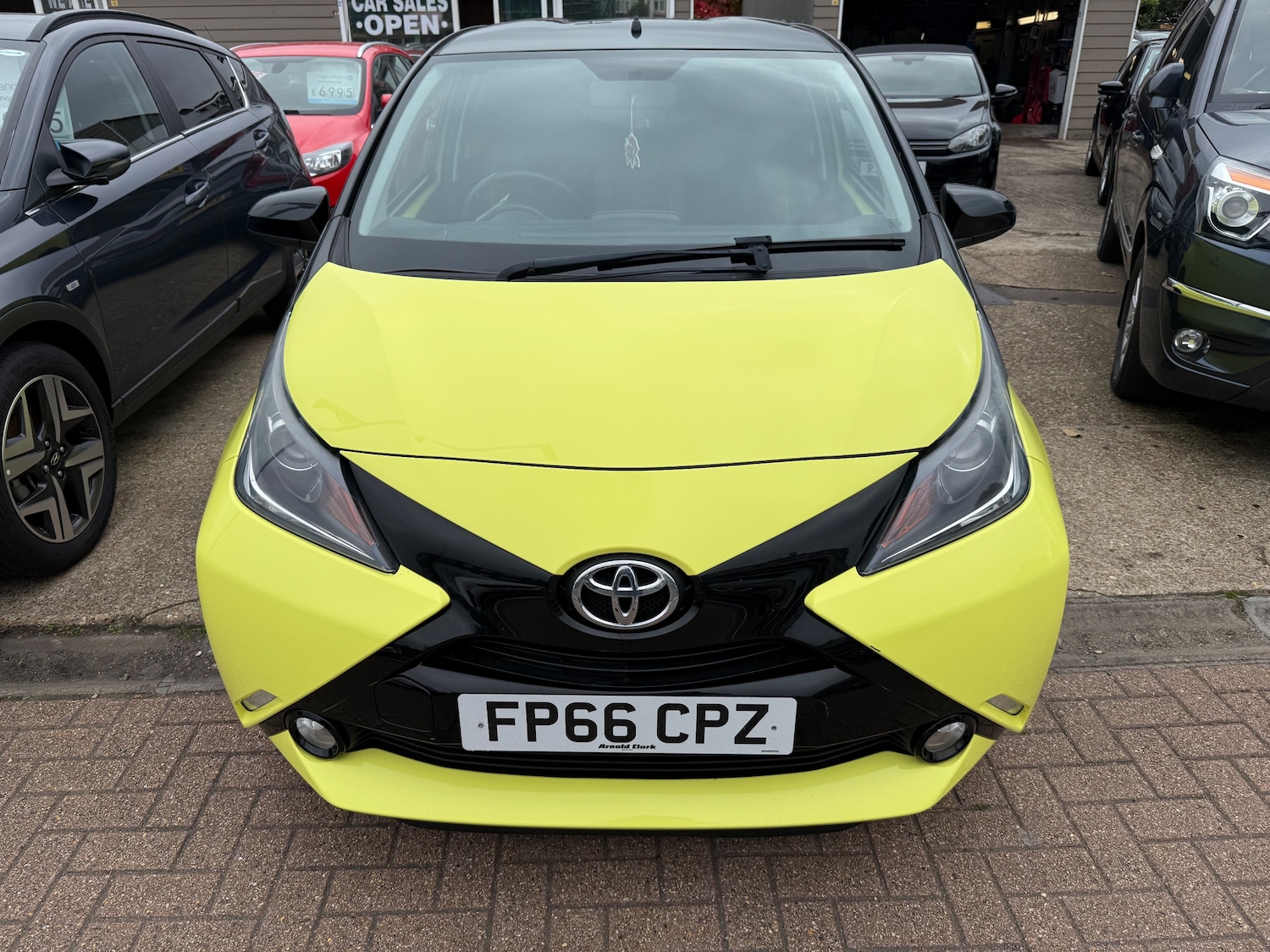 Used Toyota AYGO 2016 for sale - 75650933: Photo 2