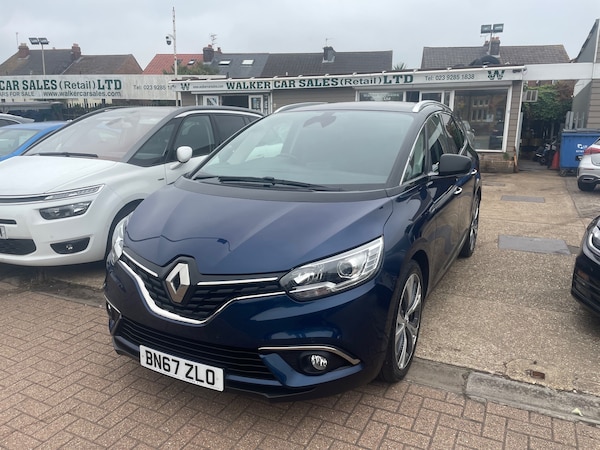 Used Renault Grand Scenic 2017 for sale - 75567844: Photo 2