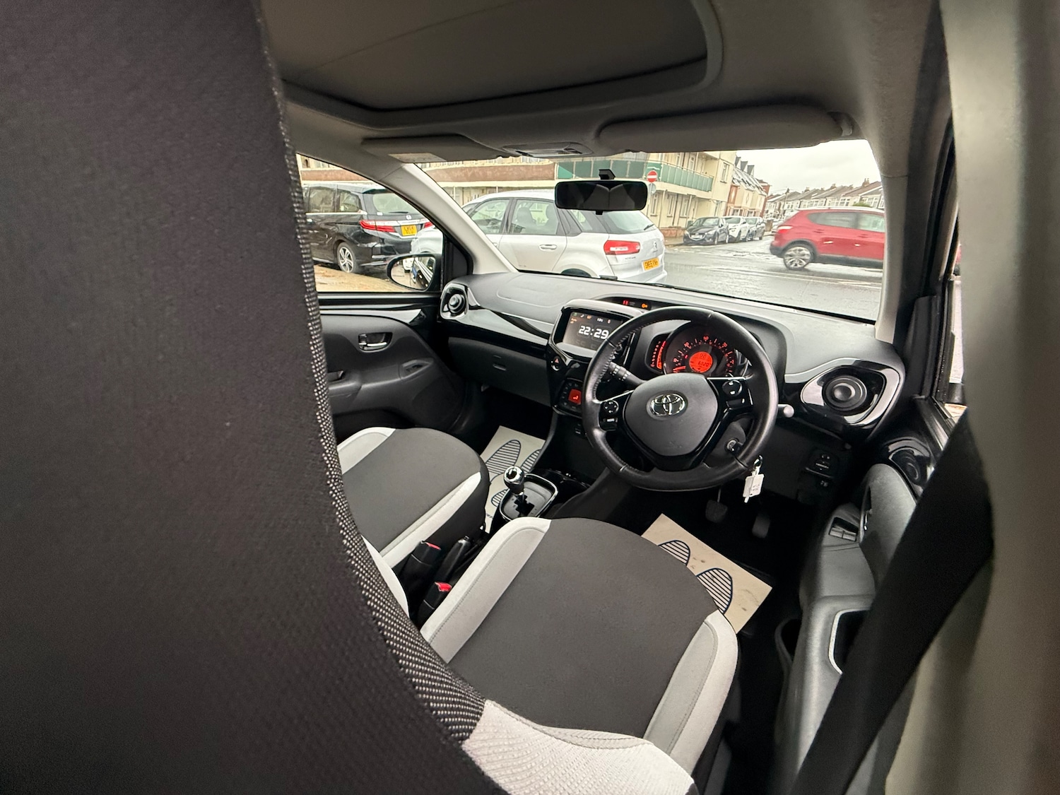 Used Toyota AYGO 2017 for sale - 76466261: Photo 17