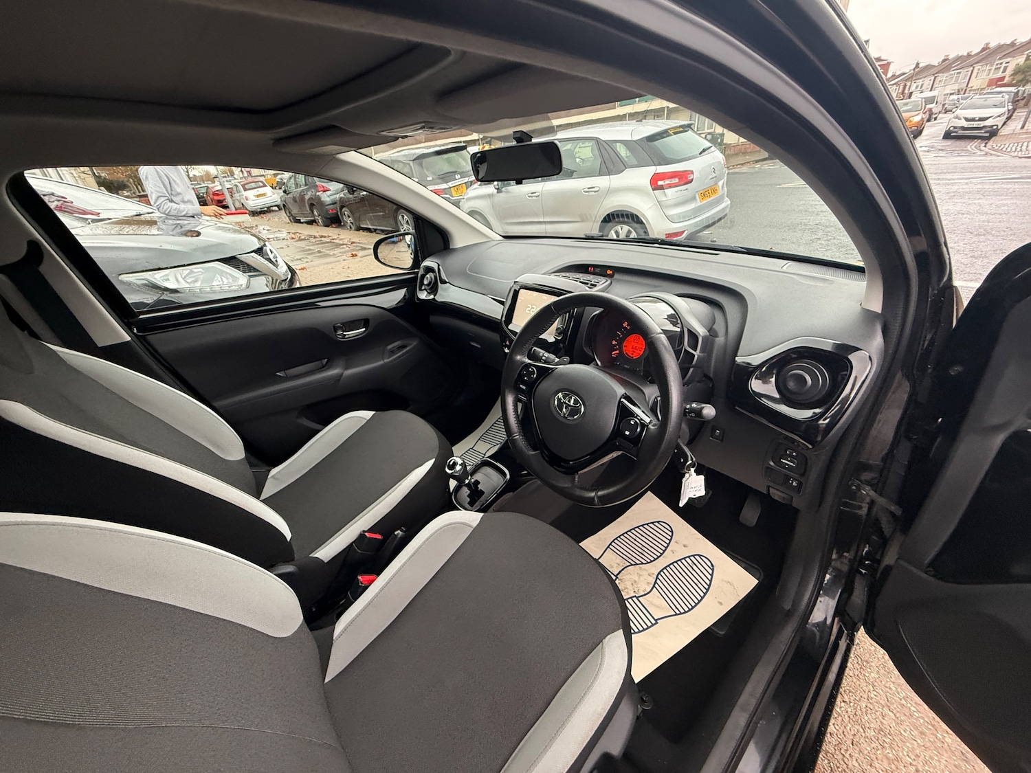 Used Toyota AYGO 2017 for sale - 76466261: Photo 19