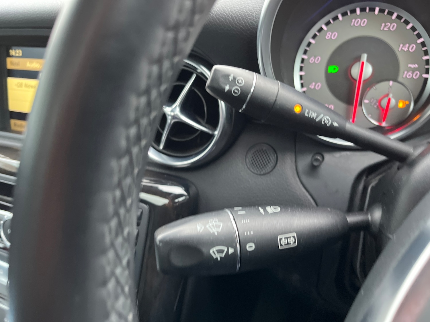 Used Mercedes-Benz SLK 2011 for sale - 77919129: Photo 24