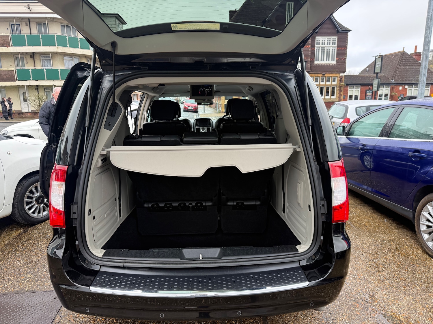 Used Chrysler Grand Voyager 2014 for sale - 77450922: Photo 15