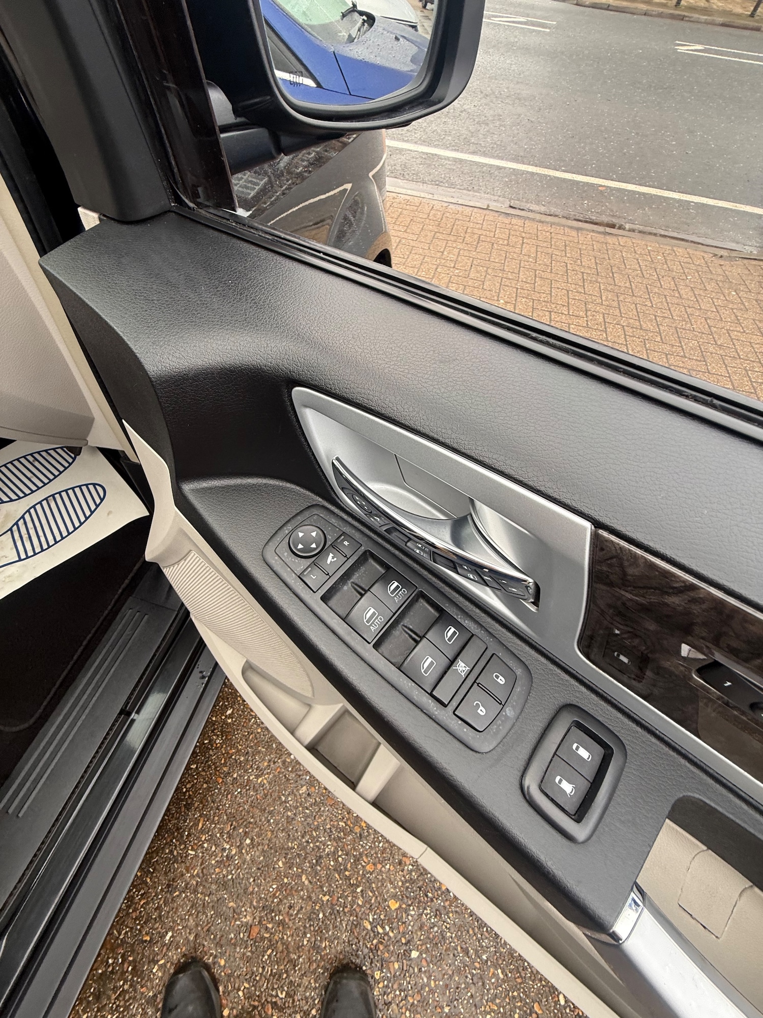 Used Chrysler Grand Voyager 2014 for sale - 77450922: Photo 28