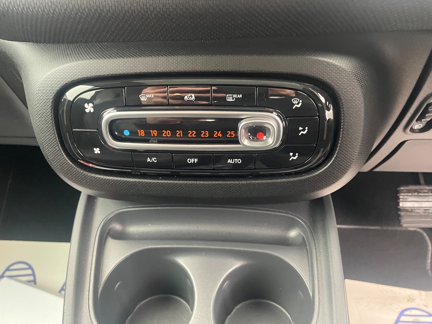 Used smart fortwo 2017 for sale - 76711954: Photo 18