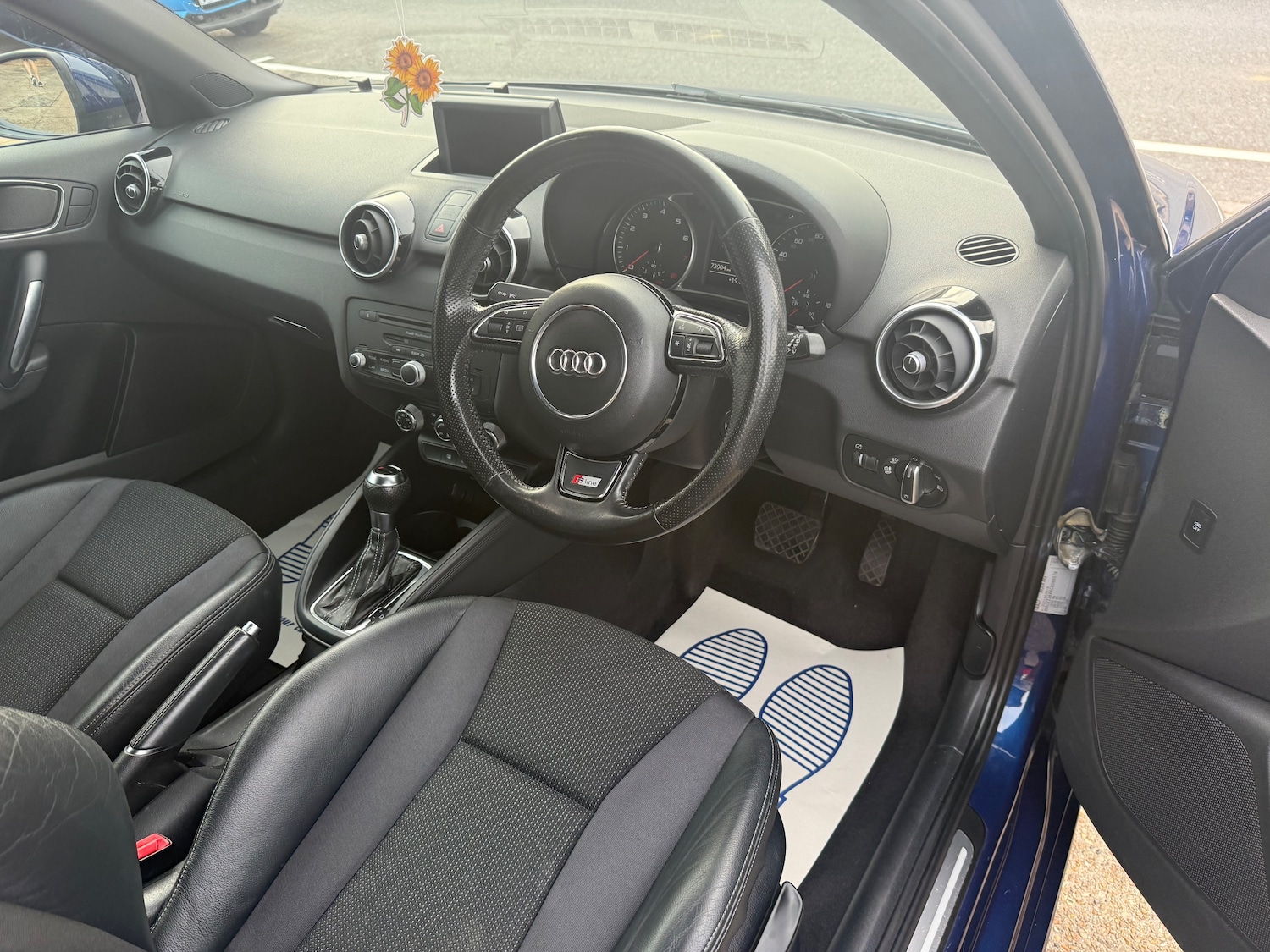Used Audi A1 2012 for sale - 76330396: Photo 11