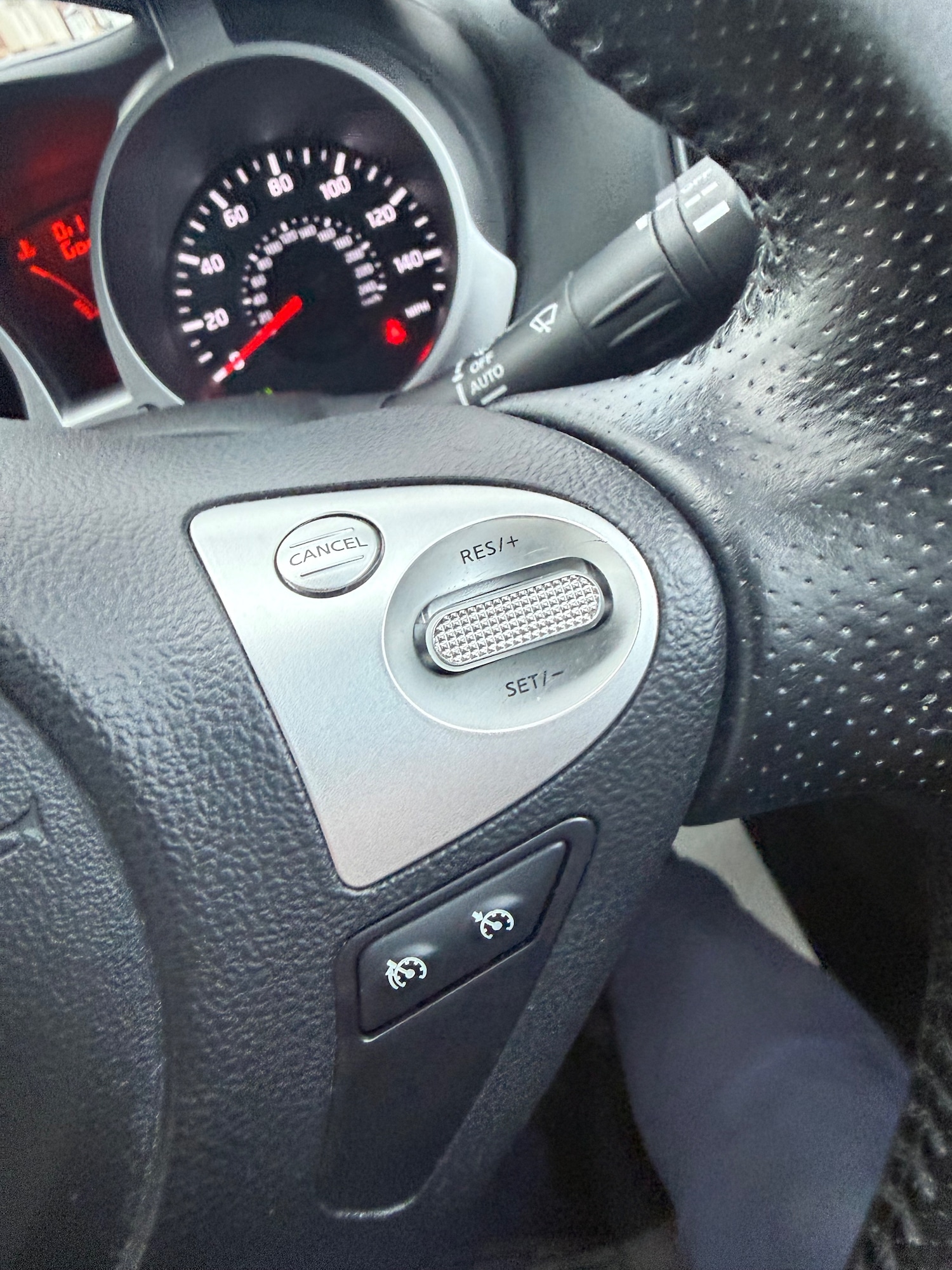 Used Nissan Juke 2014 for sale - 76569302: Photo 24