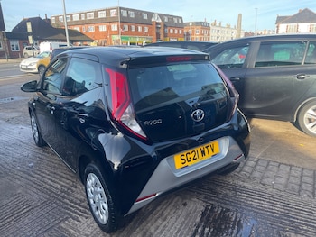 Used Toyota AYGO 2021 for sale - 76792452: Photo