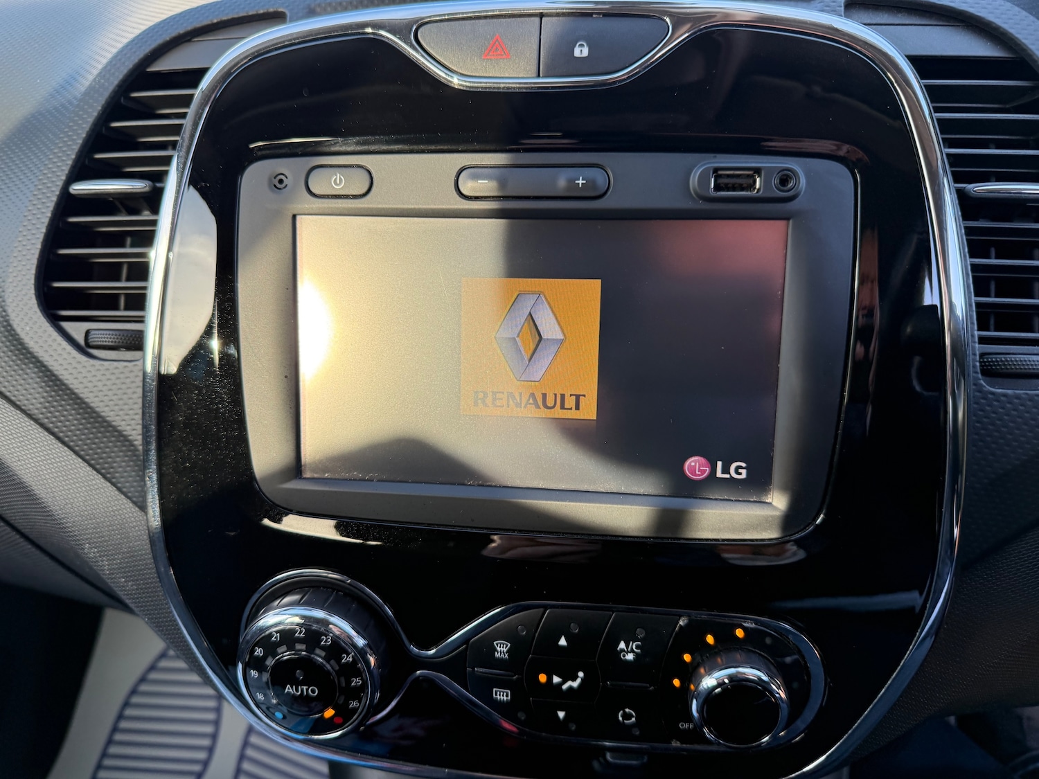 Used Renault Captur 2015 for sale - 76346843: Photo 13