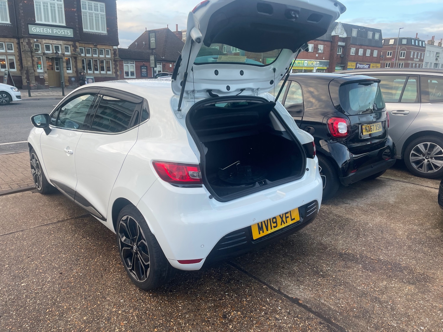 Used Renault Clio 2019 for sale - 77364105: Photo 8