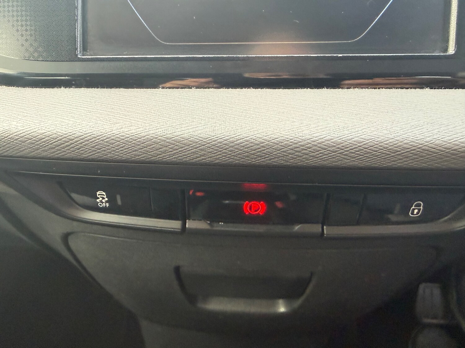 Used Citroen C4 Picasso 2015 for sale - 75643946: Photo 24