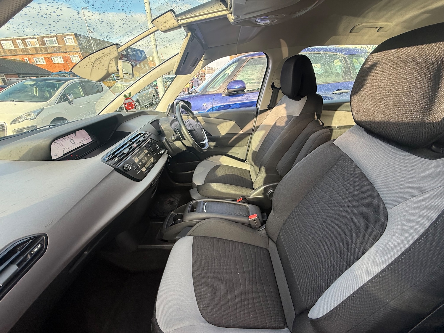 Used Citroen C4 Picasso 2015 for sale - 75643946: Photo 9