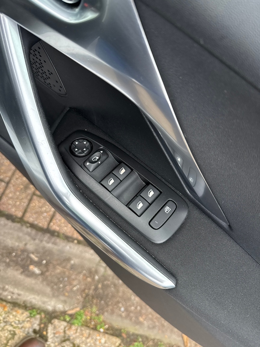 Used Peugeot 2008 2019 for sale - 76357797: Photo 21