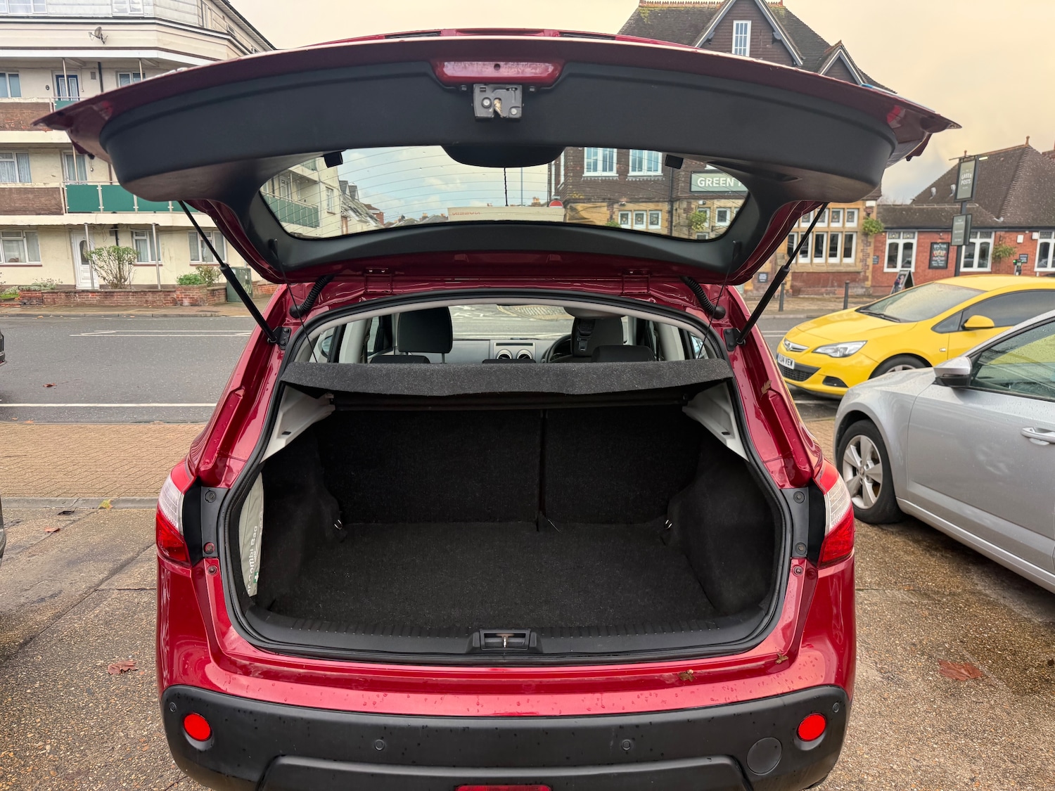 Used Nissan Qashqai 2010 for sale - 76685561: Photo 9