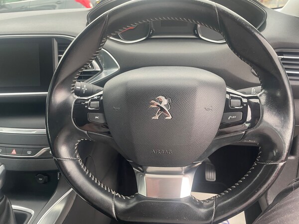 Used Peugeot 308 2017 for sale - 76082420: Photo 13