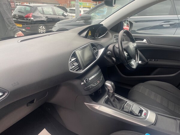 Used Peugeot 308 2017 for sale - 76082420: Photo 26
