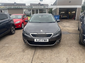 Used Peugeot 308 2017 for sale - 76082420: Photo 2