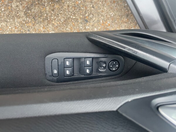 Used Peugeot 308 2017 for sale - 76082420: Photo 9