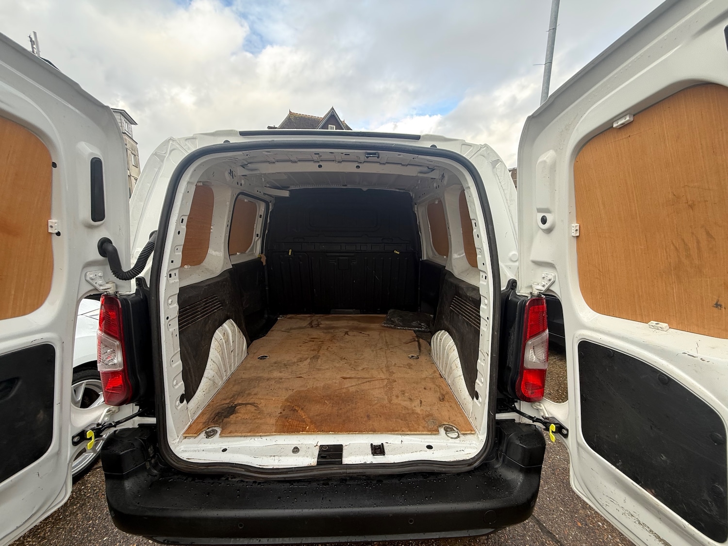 Used Peugeot Partner 2021 for sale - 77336911: Photo 12