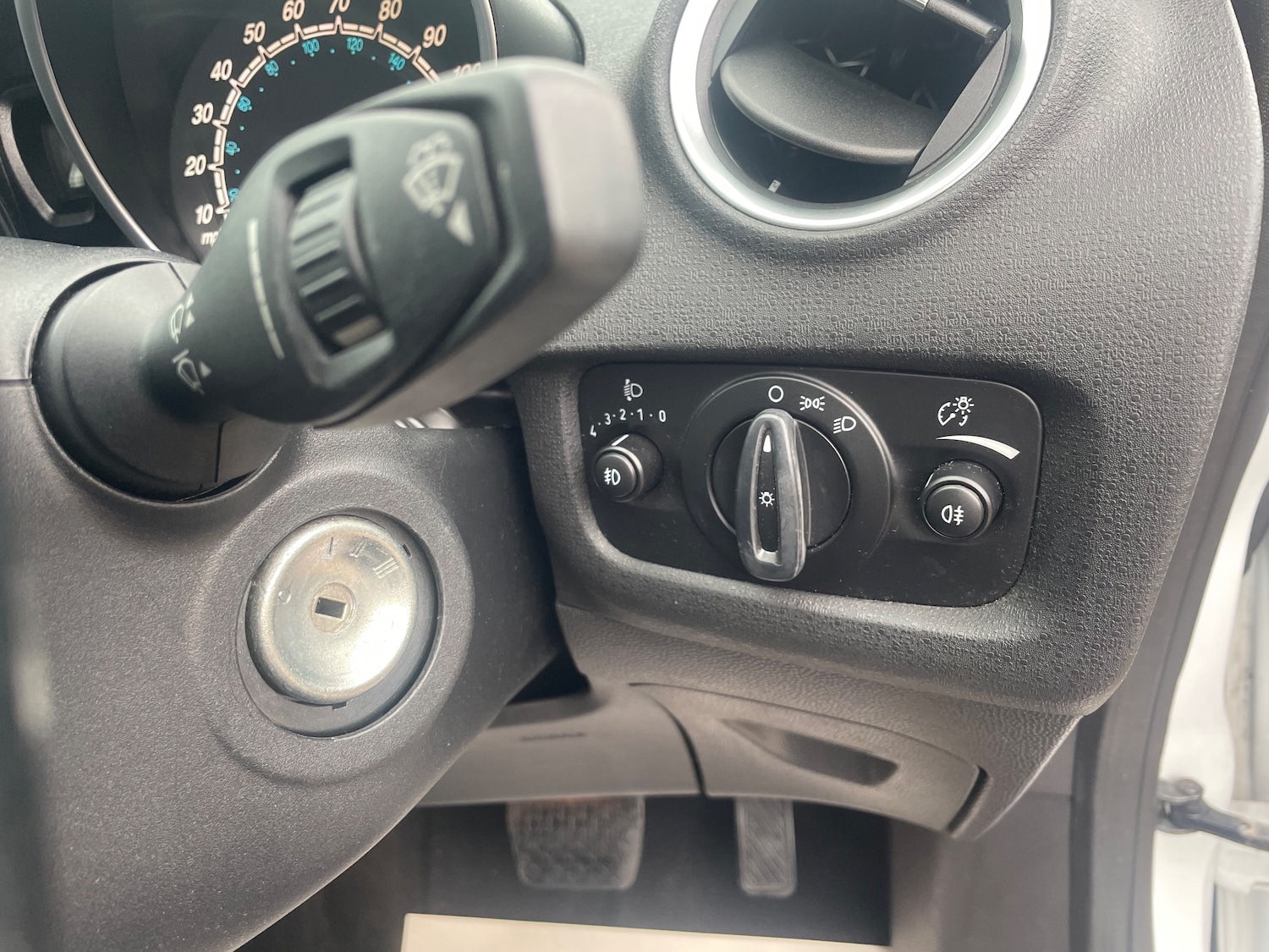 Used Ford Fiesta 2014 for sale - 76186857: Photo 8