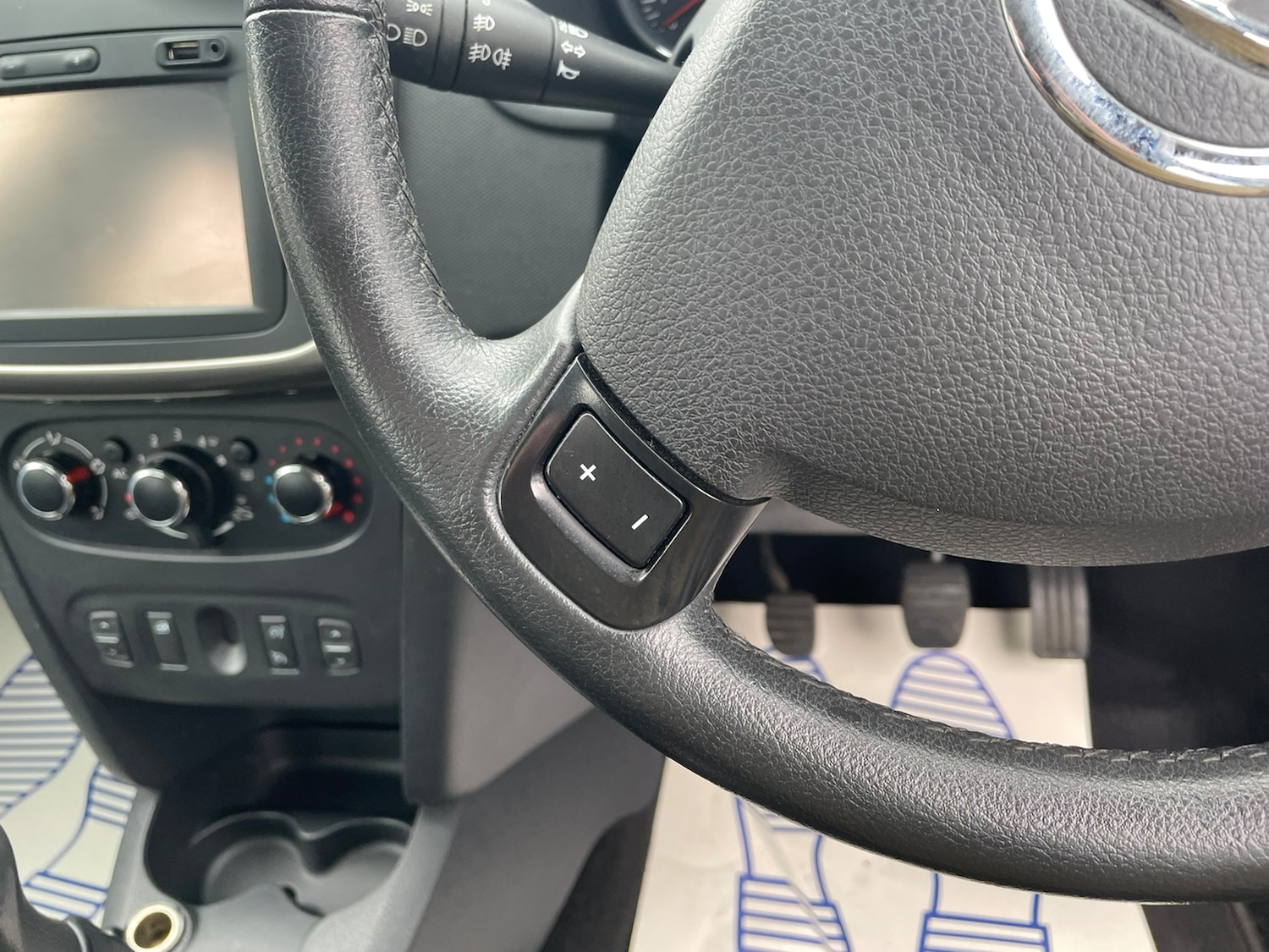 Used Dacia Sandero Stepway 2014 for sale - 78201488: Photo 10