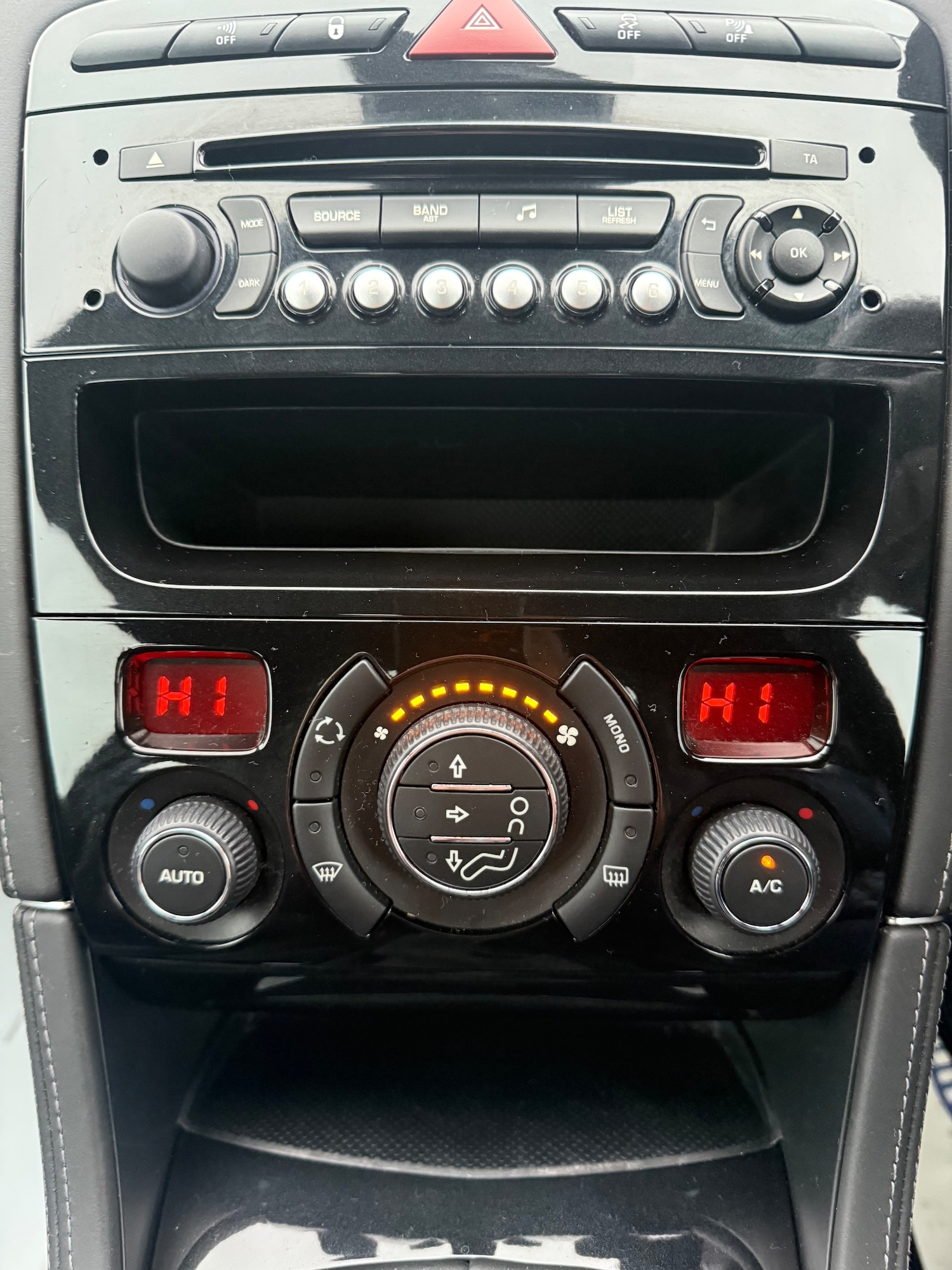 Used Peugeot RCZ 2015 for sale - 76685563: Photo 23