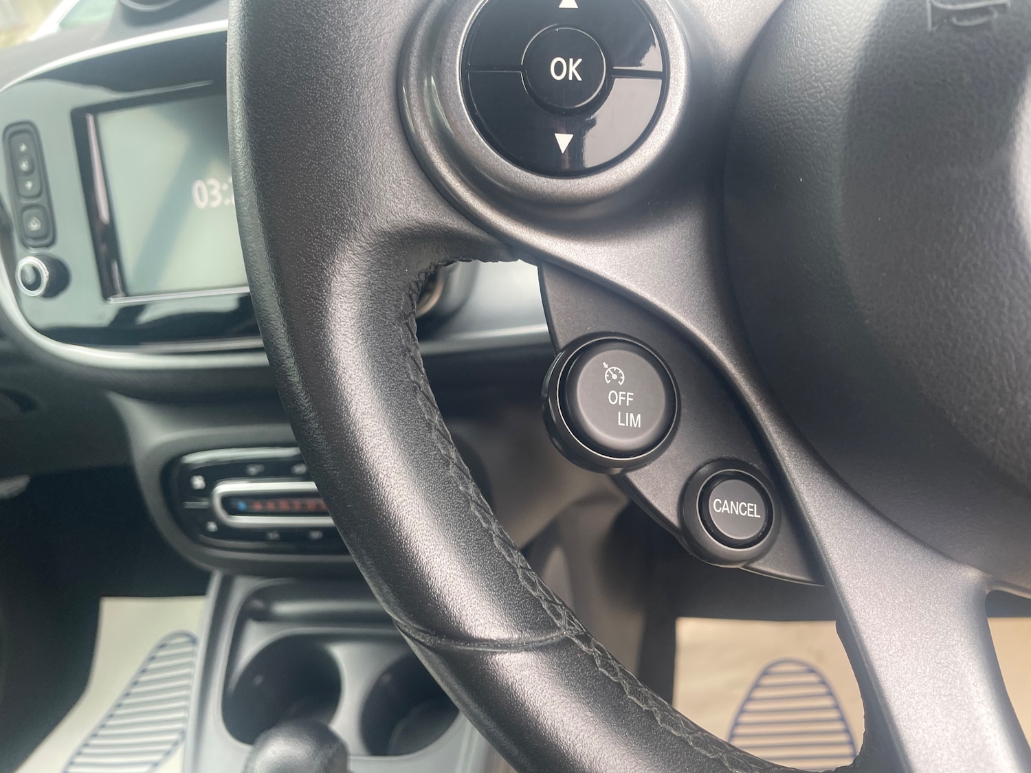Used smart fortwo 2018 for sale - 75504685: Photo 16