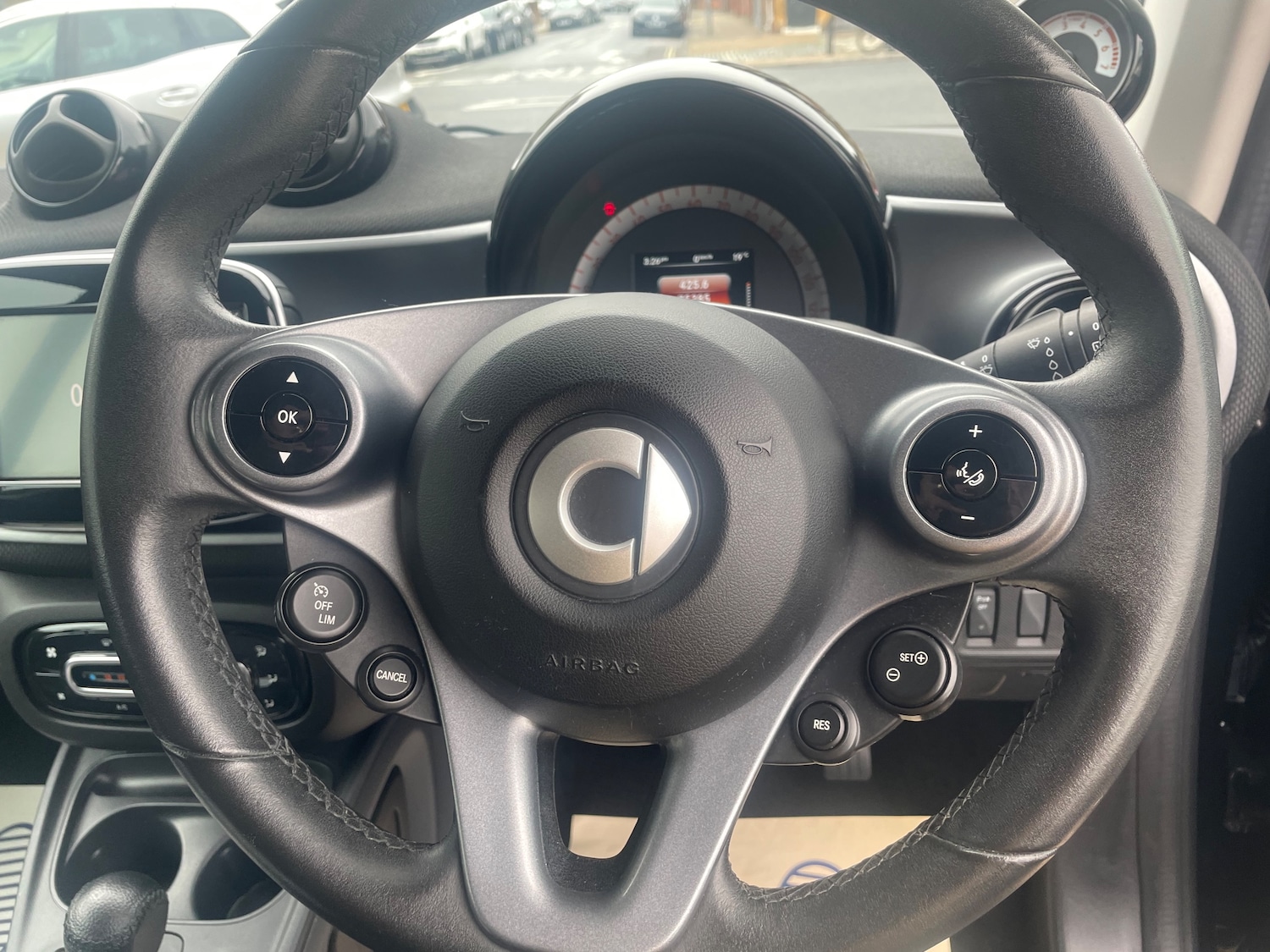 Used smart fortwo 2018 for sale - 75504685: Photo 17