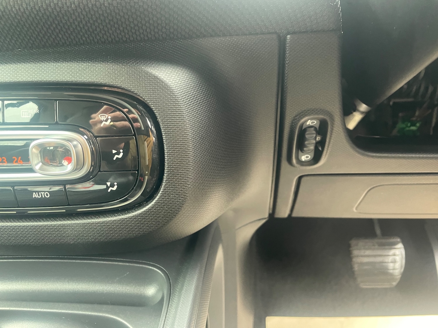 Used smart fortwo 2018 for sale - 75504685: Photo 19