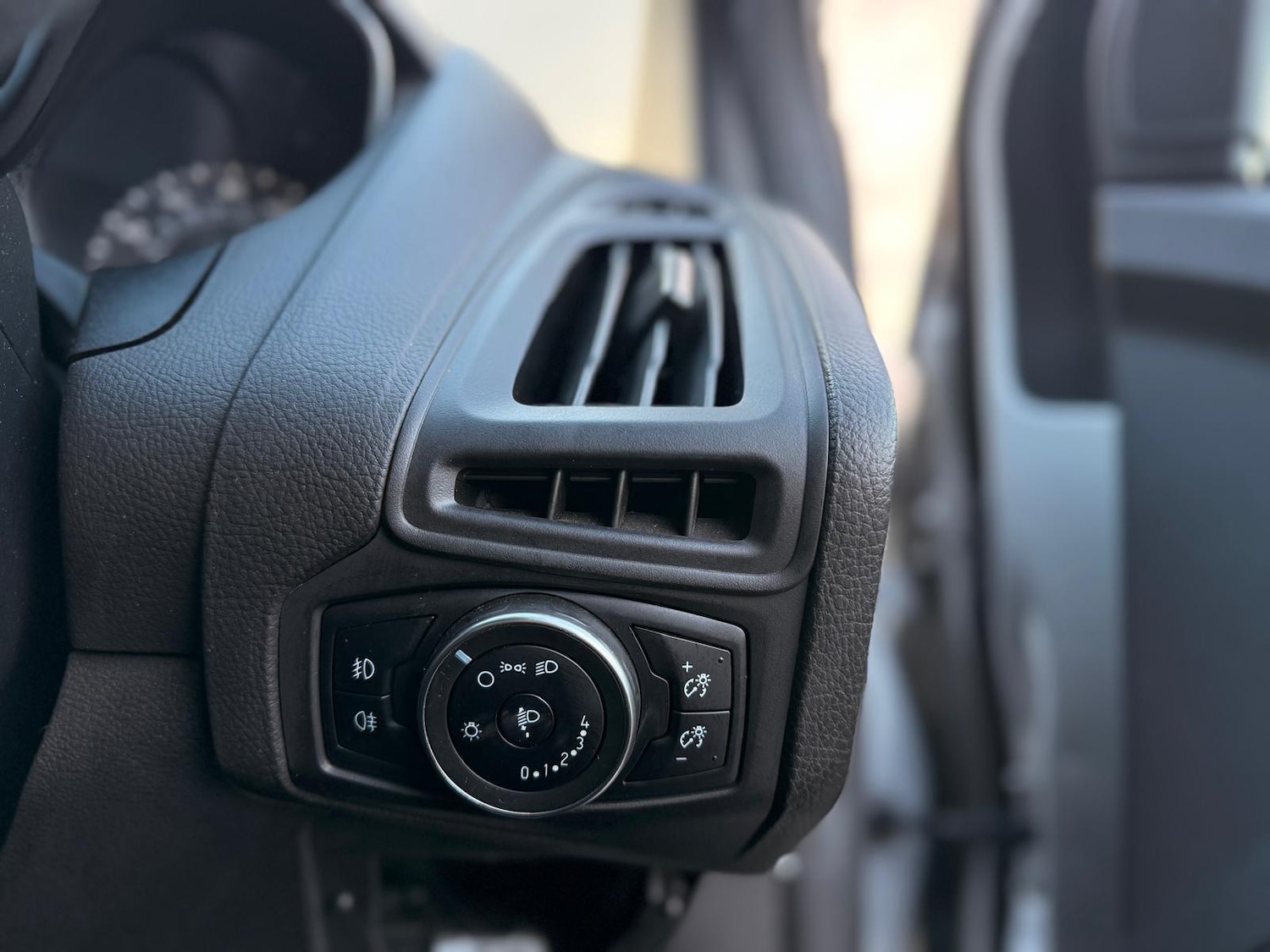 Used Ford Focus for sale - 77823950: Photo 28