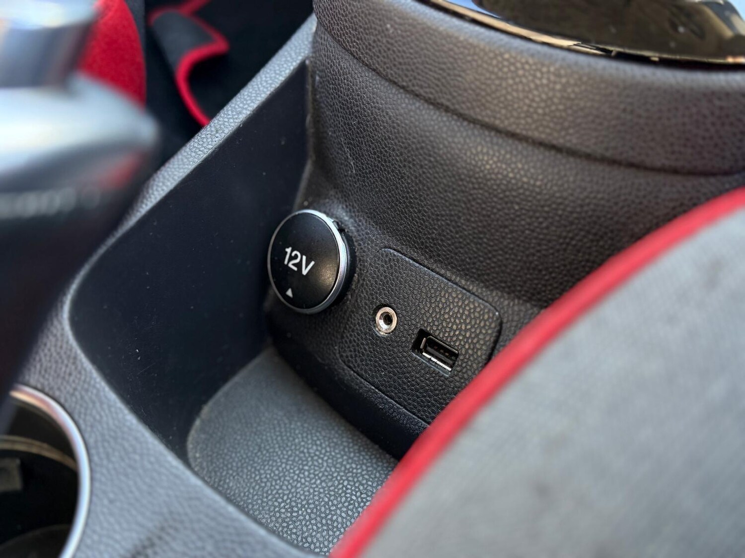 Used Ford Fiesta 2015 for sale - 77940483: Photo 28