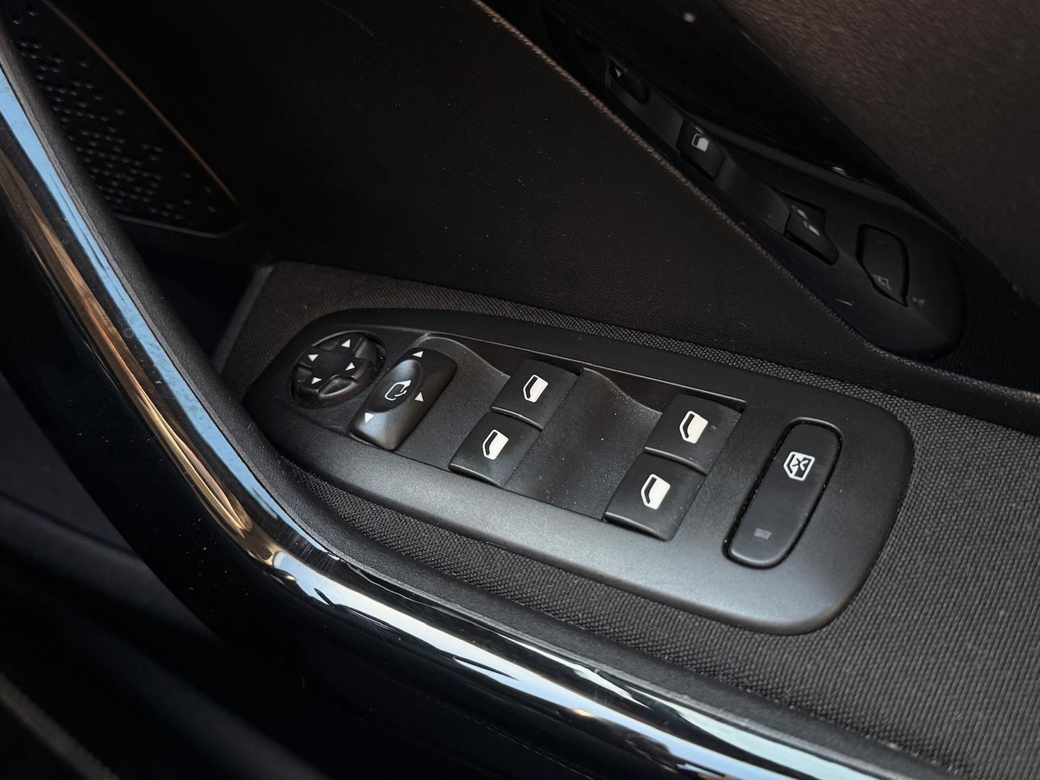 Used Peugeot 208 for sale - 77825235: Photo 31