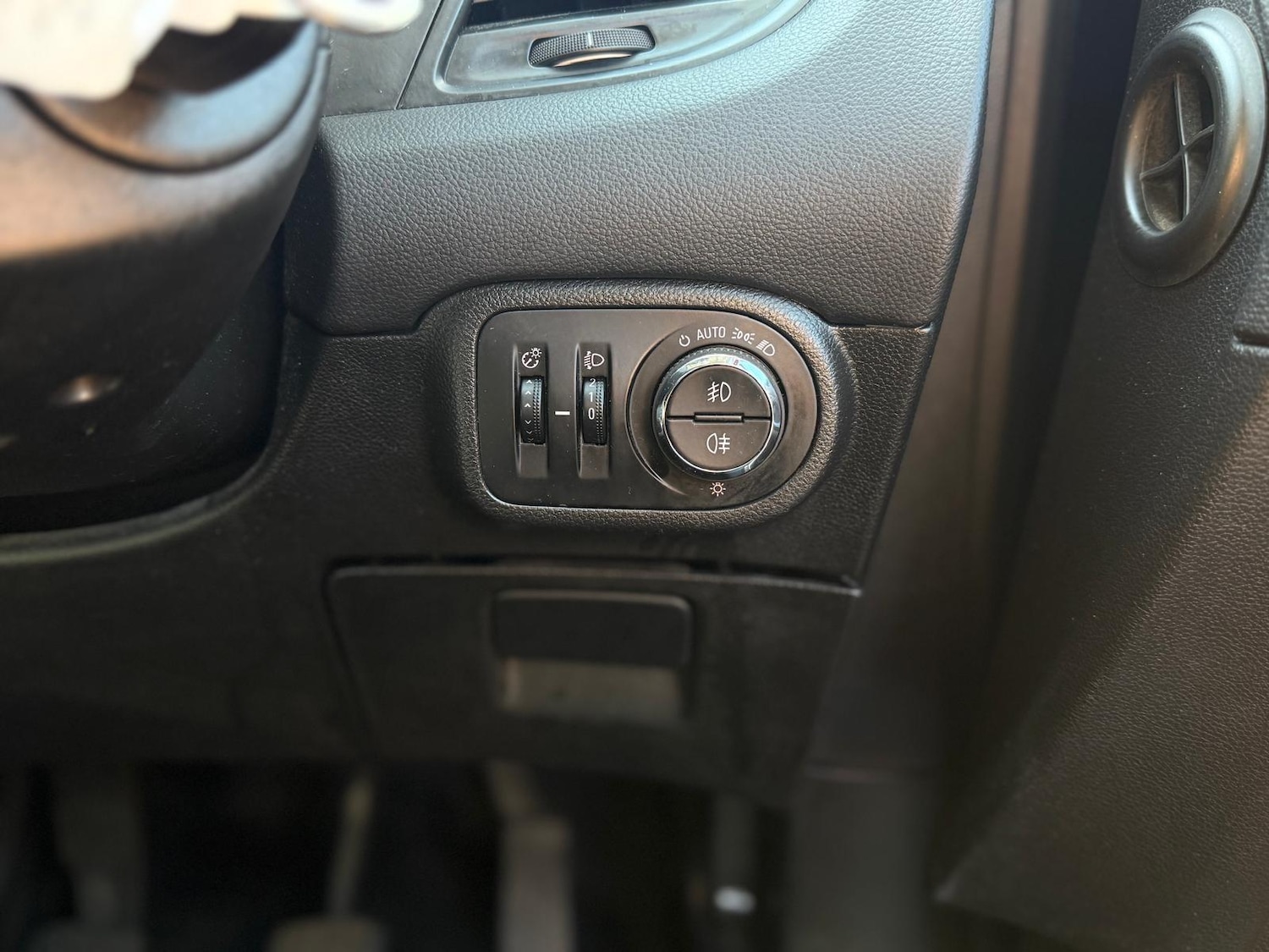 Used Vauxhall Zafira 2014 for sale - 78047554: Photo 27