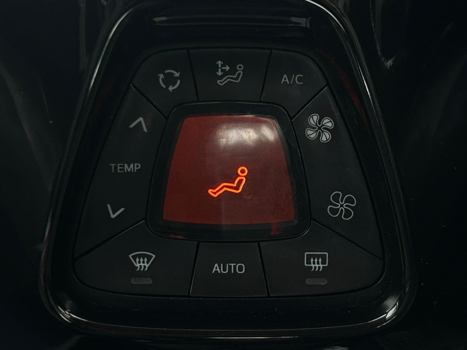 Used Peugeot 108 for sale - 77825141: Photo 28