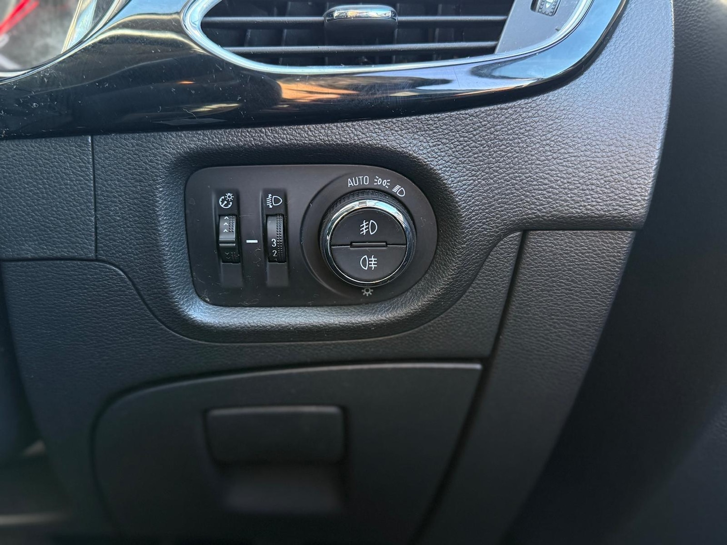 Used Vauxhall Astra for sale - 77824242: Photo 30