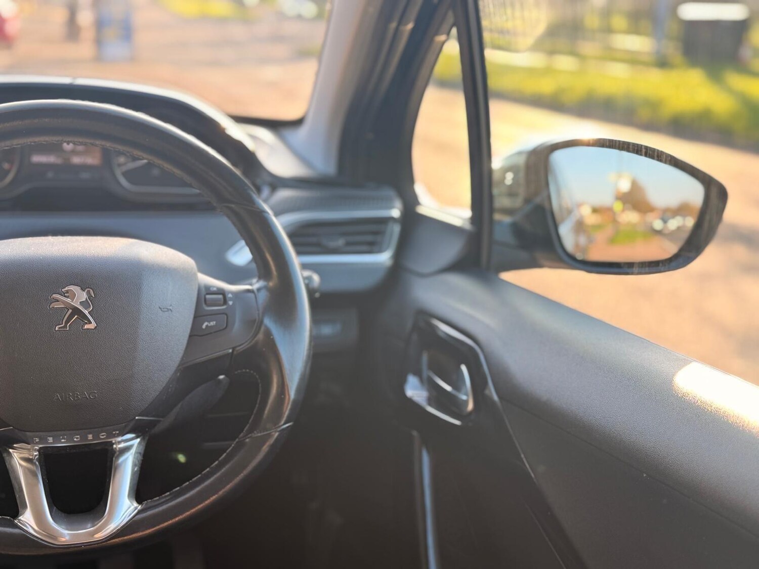 Used Peugeot 208 2018 for sale - 78101172: Photo 24