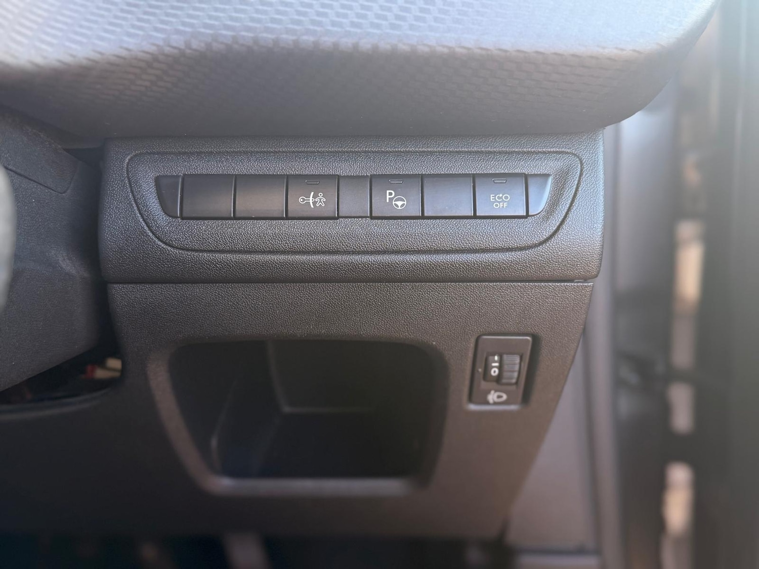 Used Peugeot 208 2018 for sale - 78101172: Photo 30